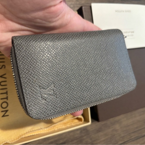 Louis Vuitton Grey Pebbled Taiga Leather Mini Card Holder Zippy Wallet LIKE NEW - Picture 3 of 9